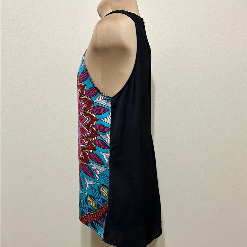 Nicole Miller Blue and Pink Graphic Sleeveless Tank Top - Picture 3 of 10